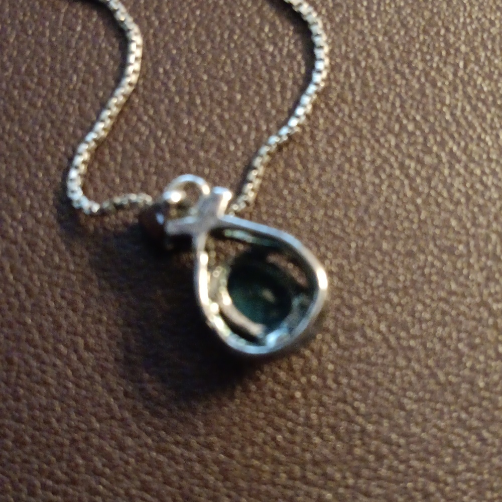 Elegant Silver and Blue Pendant Necklace - Picture 5 of 5